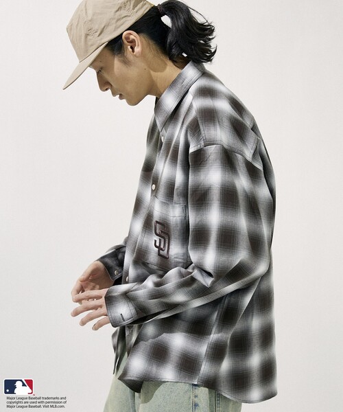 MLB（メジャーリーグベースボール）の「FREAK’S STORE/フリークスストア MLB ロングスリーブ チェックシャツ（シャツ/ブラウス・メンズ・ブラック/グレー/ブラウン・LARGE/MEDIUM）」の21枚目の写真