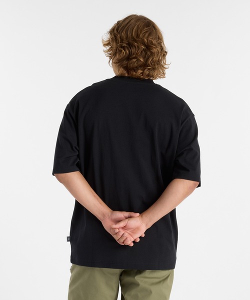 NEW BALANCE(ニューバランス)の「Hoops Graphic ショートスリーブTシャツ(Tシャツ/カットソー・メンズ・ブラック/ヘザーグレー・LARGE/MEDIUM/SMALL)」の4枚目の写真