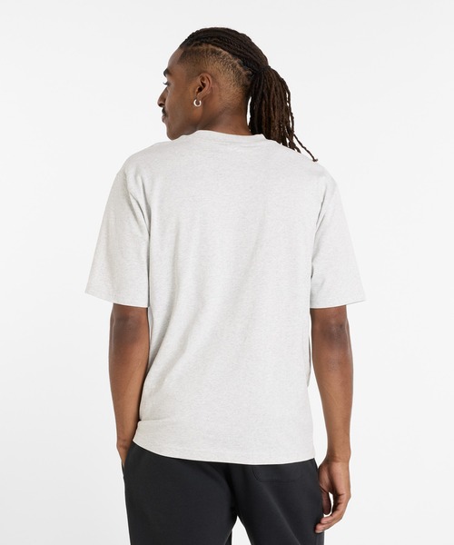 NEW BALANCE(ニューバランス)の「Hoops Graphic ショートスリーブTシャツ(Tシャツ/カットソー・メンズ・ブラック/ヘザーグレー・LARGE/MEDIUM/SMALL)」の9枚目の写真