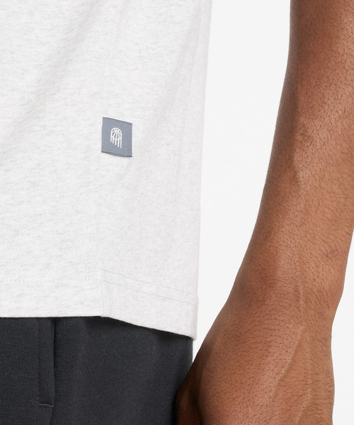 NEW BALANCE(ニューバランス)の「Hoops Graphic ショートスリーブTシャツ(Tシャツ/カットソー・メンズ・ブラック/ヘザーグレー・LARGE/MEDIUM/SMALL)」の11枚目の写真