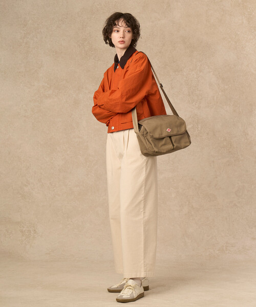 DANTON（ダントン）の「CANVAS SHOULDER BAG〈OBERKAMPF〉（ショルダーバッグ・レディース・ブルー/ライトブラウン/ブラック/アイボリー・-）」の6枚目の写真