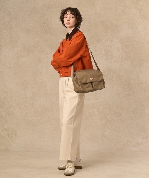 DANTON（ダントン）の「CANVAS SHOULDER BAG〈OBERKAMPF〉（ショルダーバッグ・レディース・ブルー/ライトブラウン/ブラック/アイボリー・-）」の17枚目の写真