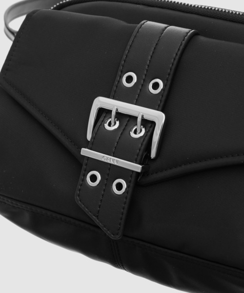 GANNI(ガニー)の「Bucky Camera Bag(ショルダーバッグ・レディース・ブラック・ONE SIZE)」の6枚目の写真