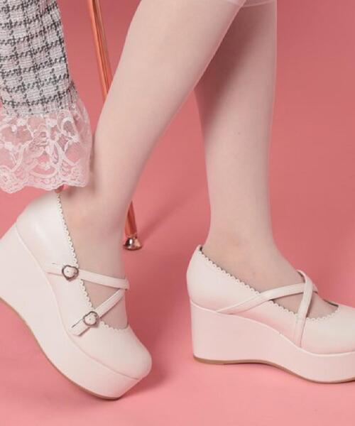 cs T&P（シーエスティーアンドピー）の「厚底ロリータパンプス（パンプス・レディース・ホワイト/ブラック/レッド系1・S/M/L/LL）」の15枚目の写真