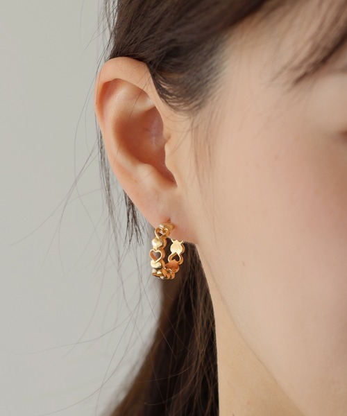J by blue(ジェイバイブルー)の「ハートフープピアス / silver925(ピアス(両耳用)・レディース・ゴールド/シルバー・FREE)」の7枚目の写真