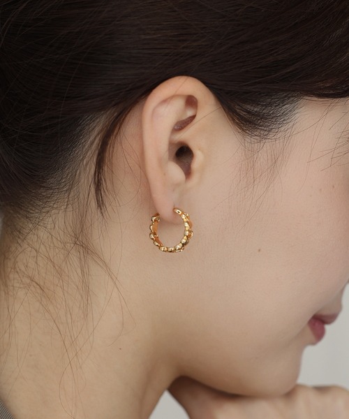 J by blue(ジェイバイブルー)の「ハートフープピアス / silver925(ピアス(両耳用)・レディース・ゴールド/シルバー・FREE)」の8枚目の写真