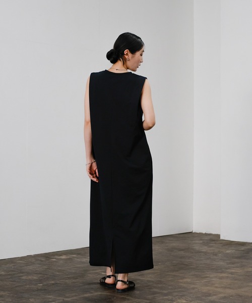 select MOCA(セレクトモカ)の「タックノースリーブワンピース(ワンピース・レディース・ブラック/チャコールグレー・MEDIUM/LARGE)」の19枚目の写真