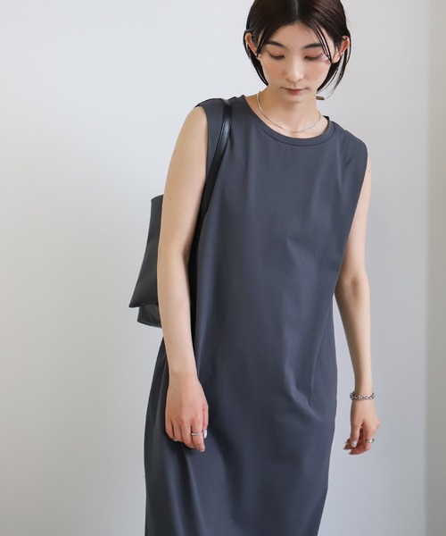 select MOCA(セレクトモカ)の「タックノースリーブワンピース(ワンピース・レディース・ブラック/チャコールグレー・MEDIUM/LARGE)」の5枚目の写真