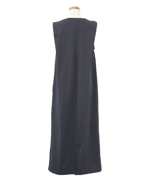 select MOCA(セレクトモカ)の「タックノースリーブワンピース(ワンピース・レディース・ブラック/チャコールグレー・MEDIUM/LARGE)」の9枚目の写真