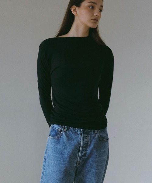 ETRE TOKYO（エトレトウキョウ）の「デザインネックシアープルオーバー（Tシャツ/カットソー・レディース・ホワイト/ブラウン/ネイビー・FREE）」の3枚目の写真