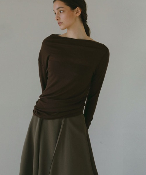 ETRE TOKYO（エトレトウキョウ）の「デザインネックシアープルオーバー（Tシャツ/カットソー・レディース・ホワイト/ブラウン/ネイビー・FREE）」の18枚目の写真