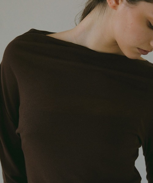 ETRE TOKYO（エトレトウキョウ）の「デザインネックシアープルオーバー（Tシャツ/カットソー・レディース・ホワイト/ブラウン/ネイビー・FREE）」の17枚目の写真