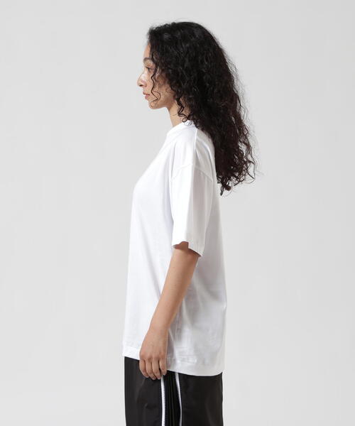ATON（エイトン）の「ATON (エイトン) SUVIN 60/2 OVERSIZED S/S T-SHIRT（Tシャツ/カットソー・レディース・ホワイト/ブラック/キャメル・2）」の21枚目の写真