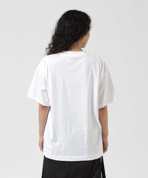 ATON（エイトン）の「ATON (エイトン) SUVIN 60/2 OVERSIZED S/S T-SHIRT（Tシャツ/カットソー・レディース・ホワイト/ブラック/キャメル・2）」の22枚目の写真