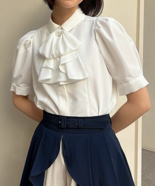 an another angelus(アンアナザーアンジェラス)の「ドレープタイ付きシャツ【新色追加】取り外し可/ fint フィント 夏服(シャツ/ブラウス・レディース・ホワイト×ブルー/ホワイト/ホワイト×グレー・FREE)」の5枚目の写真