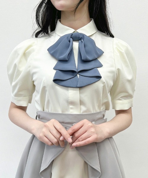 an another angelus(アンアナザーアンジェラス)の「ドレープタイ付きシャツ【新色追加】取り外し可/ fint フィント 夏服(シャツ/ブラウス・レディース・ホワイト×ブルー/ホワイト/ホワイト×グレー・FREE)」の11枚目の写真