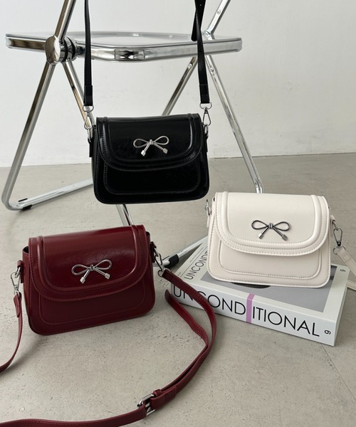 セール中!! TRAPSTA トリプルスピア ショルダーバッグ ブラック レッド プラダ PRADA チェーンショルダー サフィアーノ ショルダー