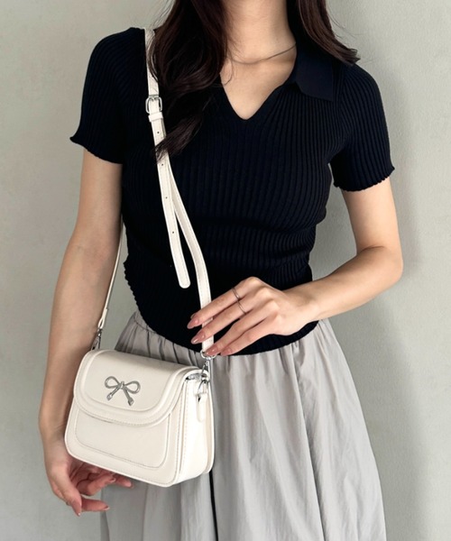 wears（ウェアーズ）の「ワンポイントリボンフラップショルダーバッグ（ショルダーバッグ・レディース・アイボリー/ブラック/レッド・FREE）」の7枚目の写真