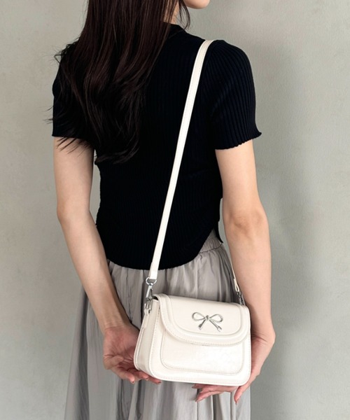wears（ウェアーズ）の「ワンポイントリボンフラップショルダーバッグ（ショルダーバッグ・レディース・アイボリー/ブラック/レッド・FREE）」の10枚目の写真