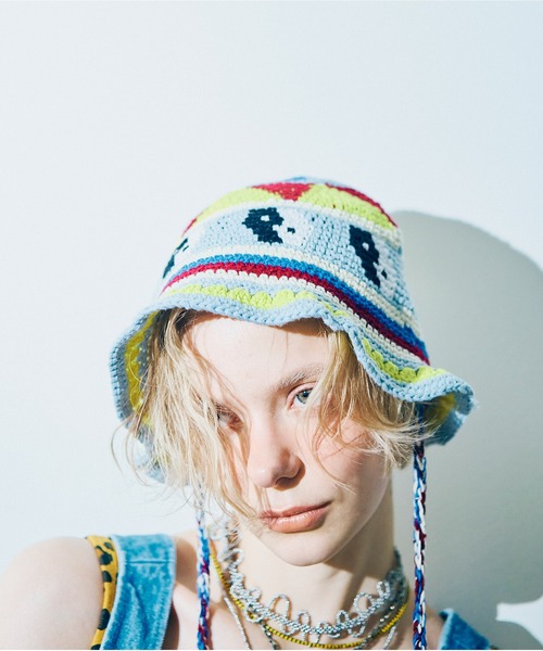 RNA（アールエヌエー）の「E5110 クロシェニットＨＡＴ（ニットキャップ/ビーニー・レディース・ブラウン/ライトブルー/杢グレー・FREE）」の3枚目の写真