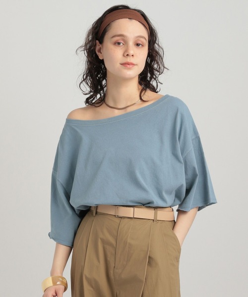 GEORGE'S(ジョージズ)の「オフショルTシャツ(Tシャツ/カットソー・レディース・オフホワイト/チャコールグレー/ブルー・SMALL/MEDIUM)」の3枚目の写真