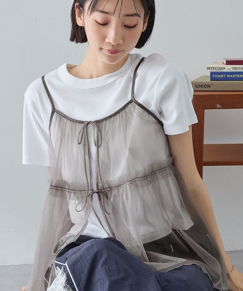 MONO-MART(モノマート)の「2WAYラメリボンチュールフリルキャミソール(キャミソール・レディース・ブラック/チャコールグレー/ブラウン/アイボリー・FREE)」の16枚目の写真