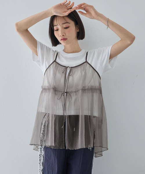 MONO-MART(モノマート)の「2WAYラメリボンチュールフリルキャミソール(キャミソール・レディース・ブラック/チャコールグレー/ブラウン/アイボリー・FREE)」の17枚目の写真