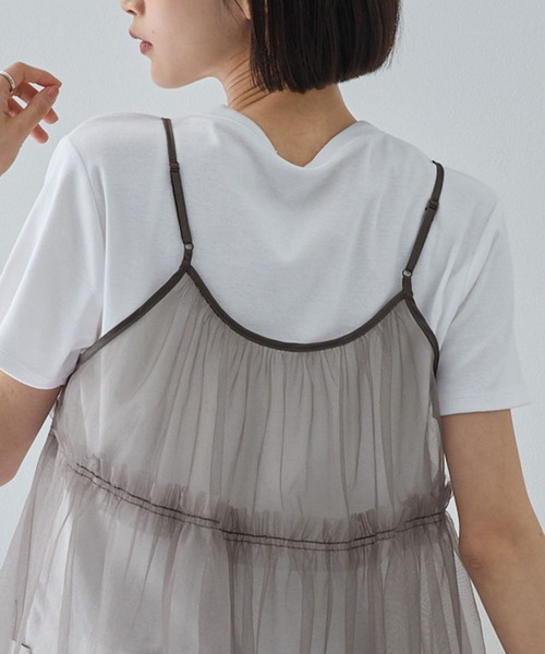 MONO-MART(モノマート)の「2WAYラメリボンチュールフリルキャミソール(キャミソール・レディース・ブラック/チャコールグレー/ブラウン/アイボリー・FREE)」の21枚目の写真