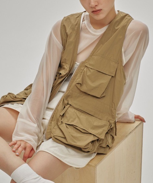 TODAYFUL（トゥデイフル）の「TODAYFUL Nylon Pocket Vest 12510105（ベスト・レディース・オリーブ/ブラック/ホワイト・FREE）」の3枚目の写真