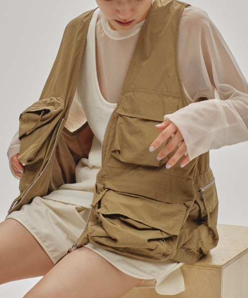 TODAYFUL（トゥデイフル）の「TODAYFUL Nylon Pocket Vest 12510105（ベスト・レディース・オリーブ/ブラック/ホワイト・FREE）」の8枚目の写真
