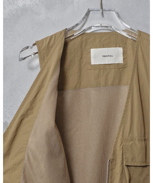 TODAYFUL（トゥデイフル）の「TODAYFUL Nylon Pocket Vest 12510105（ベスト・レディース・オリーブ/ブラック/ホワイト・FREE）」の11枚目の写真