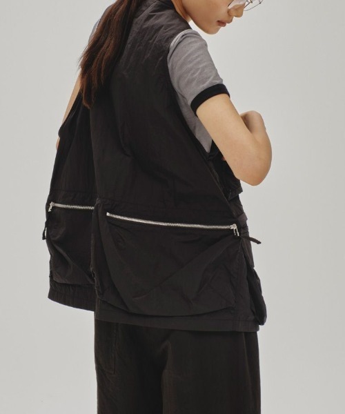 TODAYFUL（トゥデイフル）の「TODAYFUL Nylon Pocket Vest 12510105（ベスト・レディース・オリーブ/ブラック/ホワイト・FREE）」の10枚目の写真
