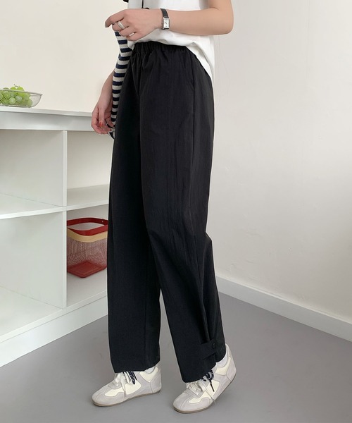 BANICO(バニコ)の「カジュアルストレートパンツ(スラックス・レディース・ブラック/ライトベージュ・LARGE/MEDIUM)」の4枚目の写真