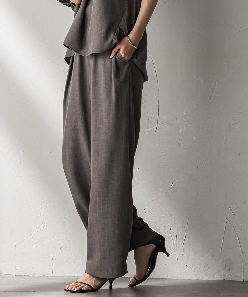 MAYSON GREY（メイソングレイ）の「タンブラーブッチャーイージーワイドパンツ≪手洗い可能 / セットアップ対応≫（その他パンツ・レディース・ブラック/グレー系その他/ブルー/チャコールグレー/ライトグレー/ブラウン・M）」の2枚目の写真
