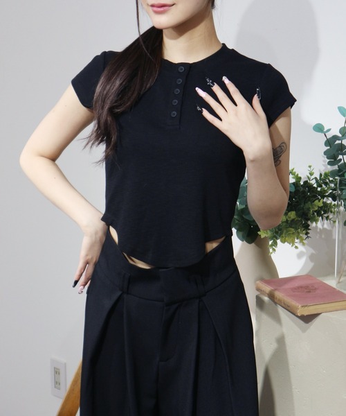 CeLess(セレス)の「Henley Neck Casual Tops / ヘンリーネックカジュアルトップス(Tシャツ/カットソー・レディース・ホワイト/ブラック・FREE)」の8枚目の写真