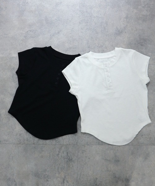 CeLess(セレス)の「Henley Neck Casual Tops / ヘンリーネックカジュアルトップス(Tシャツ/カットソー・レディース・ホワイト/ブラック・FREE)」の3枚目の写真