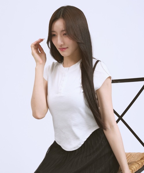 CeLess(セレス)の「Henley Neck Casual Tops / ヘンリーネックカジュアルトップス(Tシャツ/カットソー・レディース・ホワイト/ブラック・FREE)」の22枚目の写真