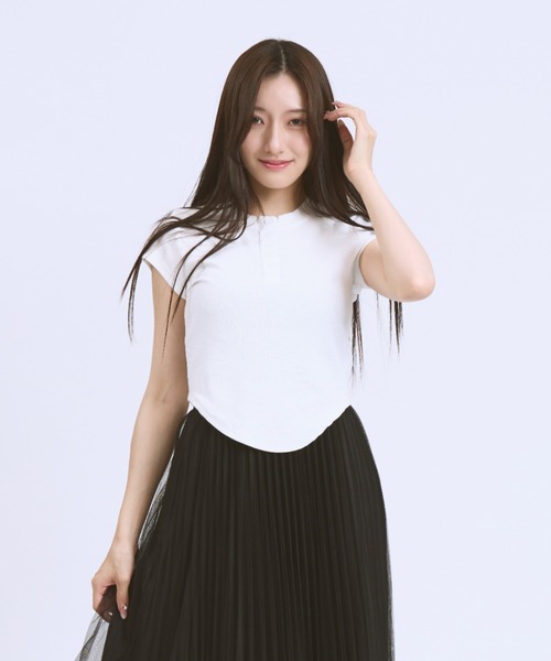 CeLess(セレス)の「Henley Neck Casual Tops / ヘンリーネックカジュアルトップス(Tシャツ/カットソー・レディース・ホワイト/ブラック・FREE)」の19枚目の写真