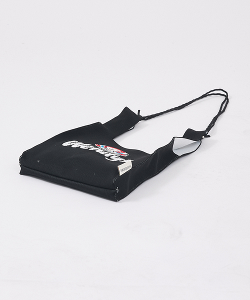 FRUIT OF THE LOOM(フルーツオブザルーム)の「【FRUIT OF THE LOOM/フルーツ オブ ザ ルーム】FOTL×WENDY’S MINI SHOULDER BAG 80978700/ショルダーバッグ/ユニセックス【WEB限定】(ショルダーバッグ・メンズ・ブラック/レッド・フリー)」の11枚目の写真