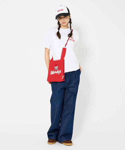 FRUIT OF THE LOOM(フルーツオブザルーム)の「【FRUIT OF THE LOOM/フルーツ オブ ザ ルーム】FOTL×WENDY’S MINI SHOULDER BAG 80978700/ショルダーバッグ/ユニセックス【WEB限定】(ショルダーバッグ・メンズ・ブラック/レッド・フリー)」の3枚目の写真