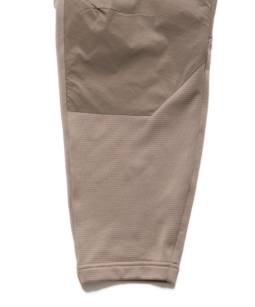F.C.Real Bristol（エフシーレアルブリストル）の「GRID FLEECE HYBRID PANTS（その他パンツ・メンズ・ベージュ/ブラック・SMALL/MEDIUM/LARGE/X-LARGE/XX-LARGE）」の12枚目の写真