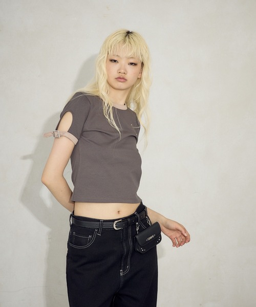 FTW(エフティダブリュー)の「BUCKLE BELT RINGER TEE(Tシャツ/カットソー・レディース・オフホワイト/チャコールグレー/ライトブルー・MEDIUM/SMALL)」の7枚目の写真