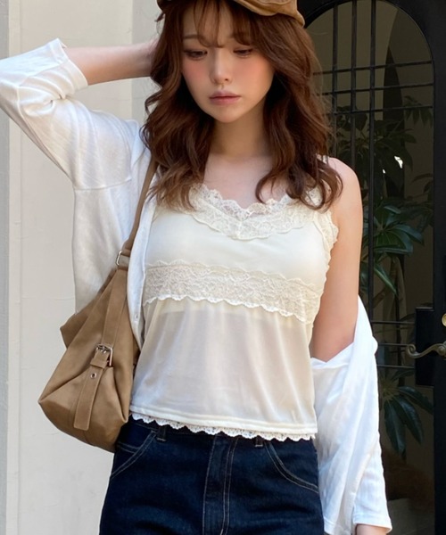 RAY CASSIN（レイカズン）の「【サイズ展開あり】ベロアパット付レースキャミソール（キャミソール・レディース・アイボリー/ネイビー・S/FREE）」の2枚目の写真