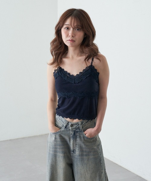 RAY CASSIN（レイカズン）の「【サイズ展開あり】ベロアパット付レースキャミソール（キャミソール・レディース・アイボリー/ネイビー・S/FREE）」の10枚目の写真