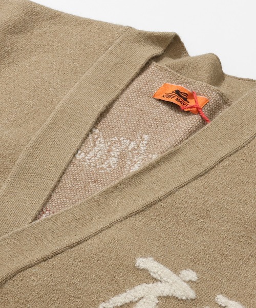 KRIFF MAYER（クリフメイヤー）の「【Unisex･チクチクしない】もちのびニットカーデ(虎)（カーディガン/ボレロ・メンズ・ブラック/カーキ/ブルー/ベージュ・LARGE/MEDIUM/X-LARGE）」の9枚目の写真