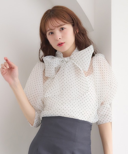 Ambre Neige(アンブルネージュ)の「2way big ribbon blouse / 2wayビッグリボンウラウス(シャツ/ブラウス・レディース・オフホワイト/ブラック/ラベンダー・FREE)」の2枚目の写真