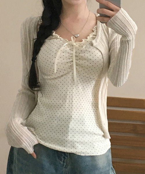Nia(ニア)の「Nia(ニア)/ドット柄 ギャザーフリルタンクトップ(タンクトップ・レディース・ブラック/ホワイト・SMALL/MEDIUM)」の4枚目の写真