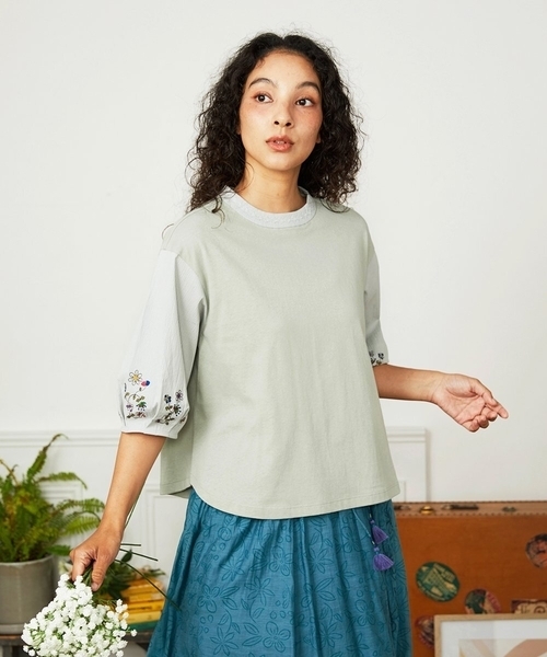 フラワー刺繍ドッキングカットソー