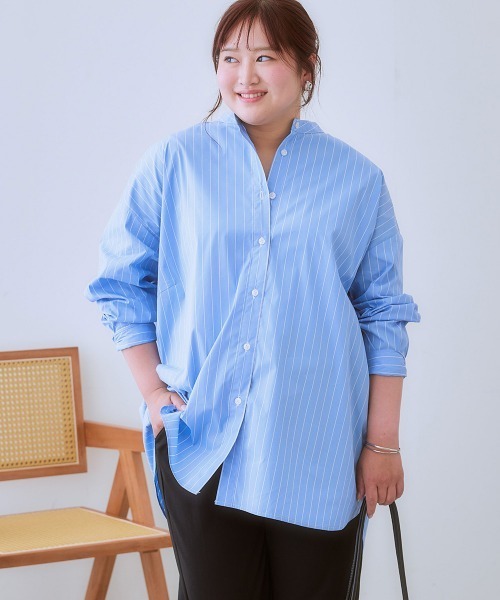 SMILE LAND（スマイルランド）の「＜大きいサイズ＞バックギャザーデザインストライプシャツチュニック（シャツ/ブラウス・レディース・ネイビー系/サックスブルー系・5L/4L/LL/L/3L）」の2枚目の写真