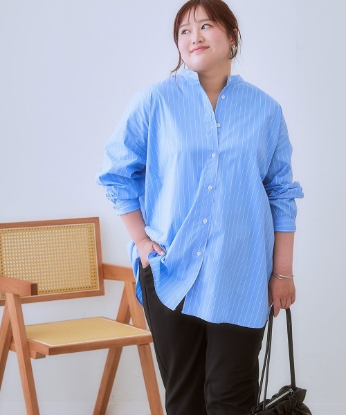 SMILE LAND（スマイルランド）の「＜大きいサイズ＞バックギャザーデザインストライプシャツチュニック（シャツ/ブラウス・レディース・ネイビー系/サックスブルー系・5L/4L/LL/L/3L）」の3枚目の写真